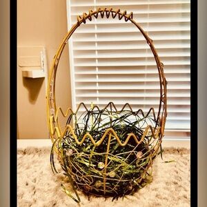 ANTIQUE 1970’s Easter Basket Metal Master yellow color.